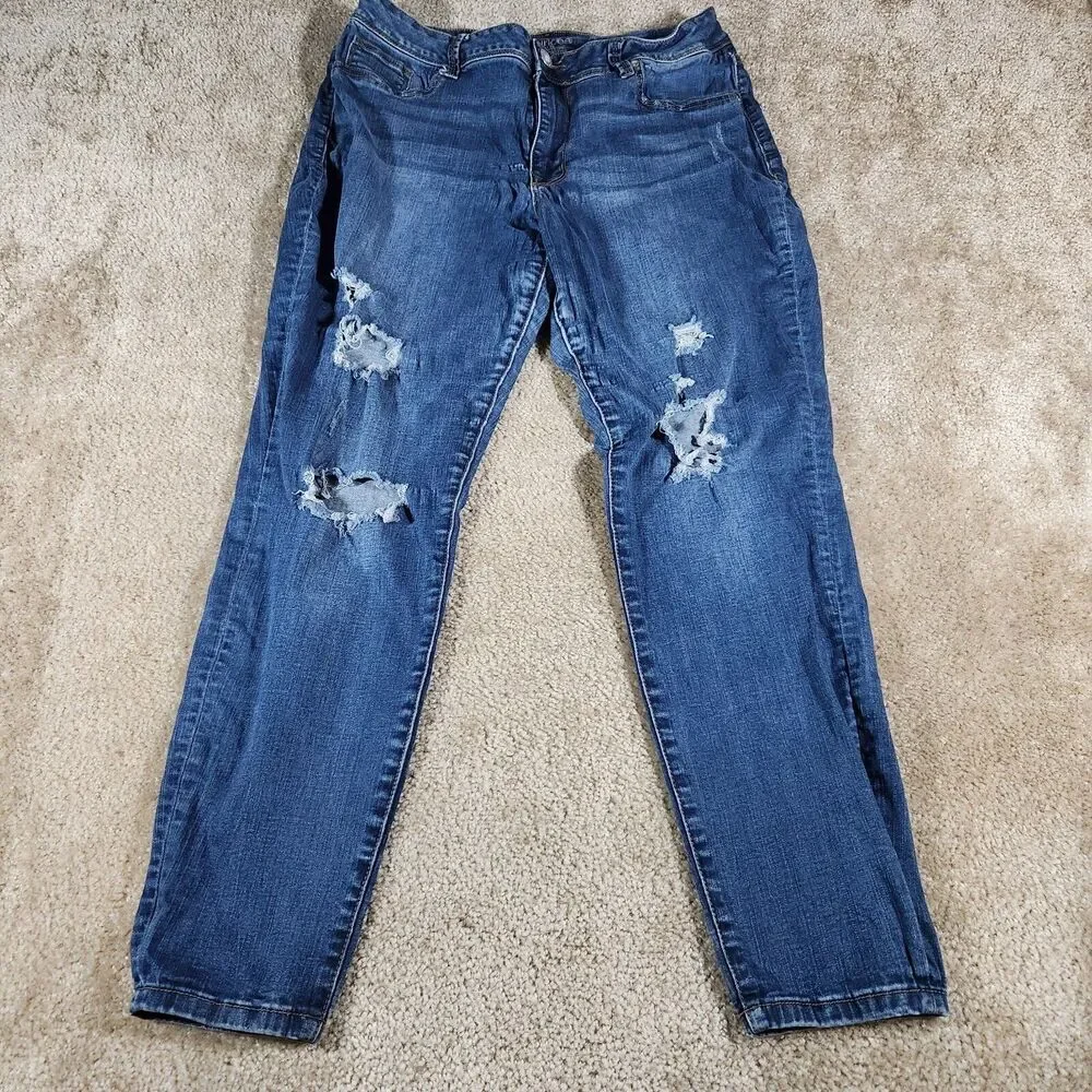 Women’s M Jeans By MAURICES High Rise Stretch Jeans Size Large Distressed